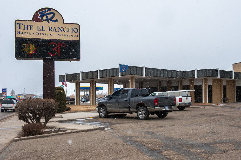 El Rancho Hotel Williston Buitenkant foto
